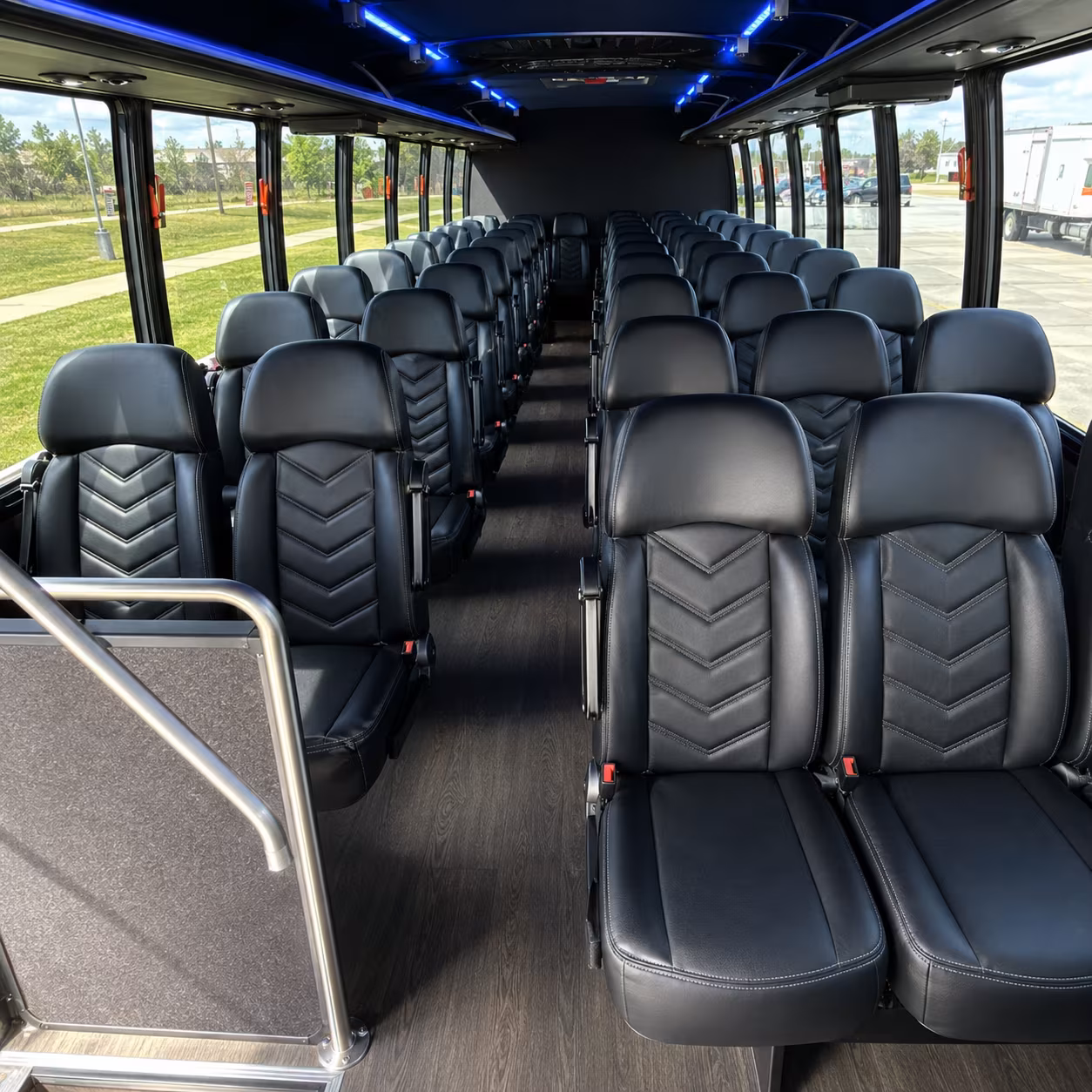easily book transportation for your next airport transfer 5