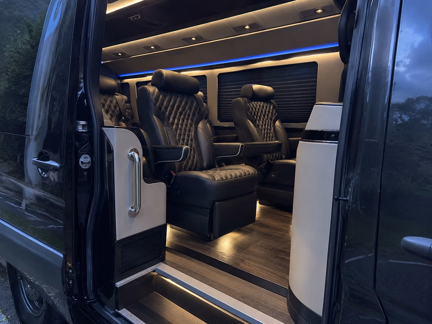 easily book transportation for your next corporate event 4