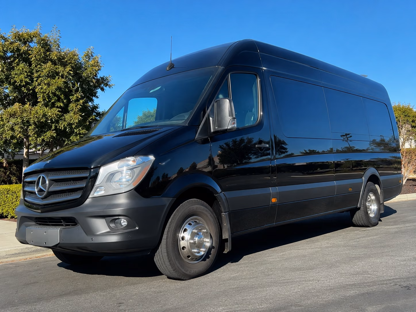 sprinter vans and minibuses for small group winery trips from virginia beach