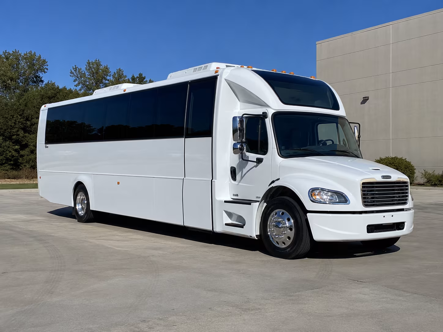virginia beach 28 passenger party bus