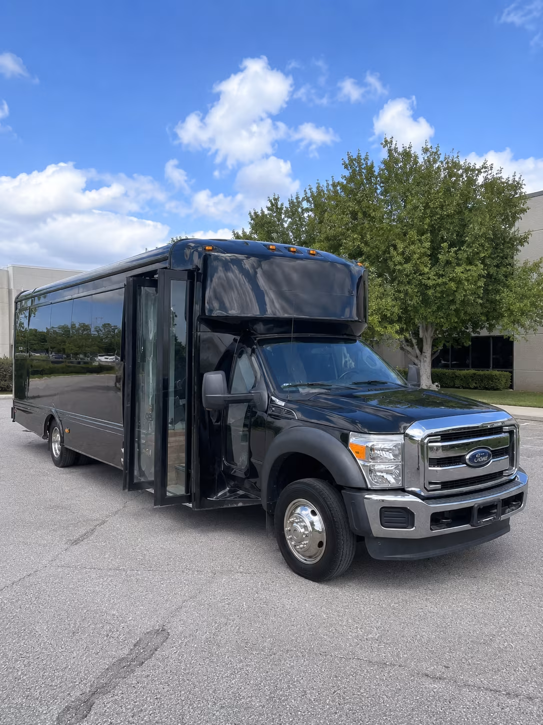 wine tour bus rentals for birthday and private group celebrations in virginia beach